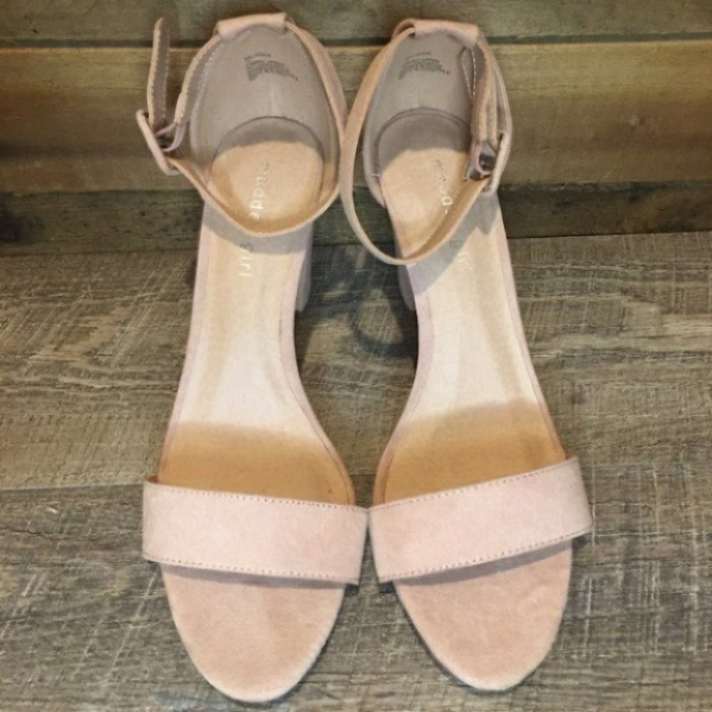 EUC Women’s Madden Girl Belindda Sandal - Picture 4 of 10